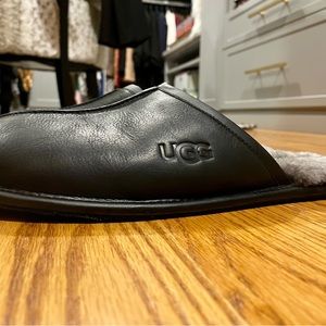 Ugg Mens Slippers Size 11. Black Leather.